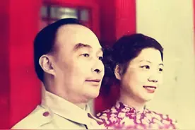 1947年，胡宗南和妻子叶霞翟罕见留影，那年她33岁，正值花信年华图片