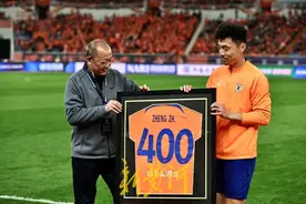 “铮”程已历十四载！郑铮迎来泰山队生涯400场里程碑图片
