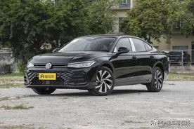 新车｜限时一口价16.99万元，上汽大众帕萨特Pro全新1.5T车型到店图片