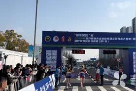 刚刚，中国选手获得世界田联竞走巡回赛第一名图片