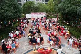 “岳阳一桌菜”吸引俩藏娃“回家”过中秋图片