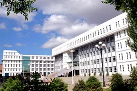 河套学院——仰望星空 脚踏实地图片