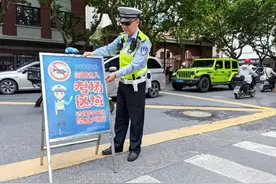 考生忘带身份证？5分钟火速办好！高考首日，上海3000多名警辅上阵“护考”图片