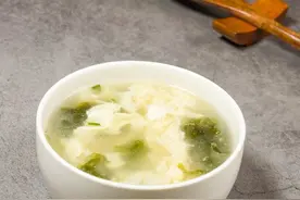 秋季养生饮品：开水冲蛋，润燥养阴，呵护您的健康与美丽！图片