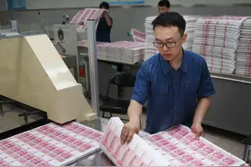 印钞厂到处都是钱，为什么不怕有人偷拿？老员工道出真相图片