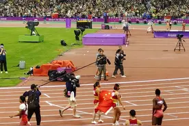 祝贺！中国队获得女子4x100米接力金牌图片