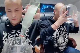 “喝酒四巨头”：一年全没，有的去世当天喝4瓶白酒，都不满36岁图片