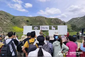 经济视野·纵深观察丨假日经济活力几何？图片