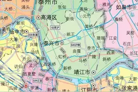 江苏造船看靖江，这个县级市了不起，船厂下班好壮观图片