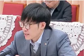 DeepSeek创始人梁文锋，首登全球富豪榜！图片