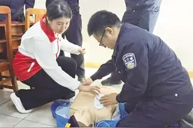 AED“救”在身边提升救急“硬实力”图片