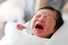 孩子半夜总惊醒？可能不是做噩梦，这3个原因宝妈得知晓图片