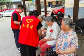 太原市万柏林区民政局：幸福账单增添民生暖色 多措并举做好高龄津贴发放工作图片