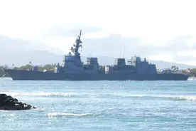 055万吨大驱迫近，日本针锋相对？外媒：自卫队战舰闯入中国领海图片