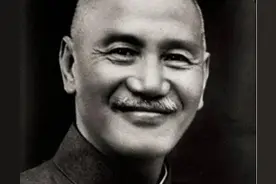 1949年女乞丐来到政府门前被拒，她：我不是乞讨，找县委书记有事图片