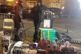 美国的黑人当街抢劫0元购，没有成本全是利润，售后服务堪称一绝图片