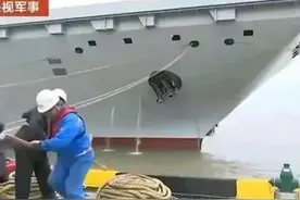 福建舰海试，官媒又把巨舰拍成渔船，网友却在评论区说出了真相图片
