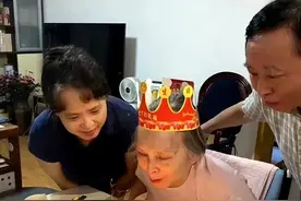 林徽因之女梁再冰96岁的生日照，从小美到老，耄耋之年仍怀念母亲图片