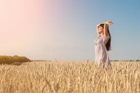 同学聚会，我从别人口中得知，高中时喜欢我的那女孩，已经离世了图片