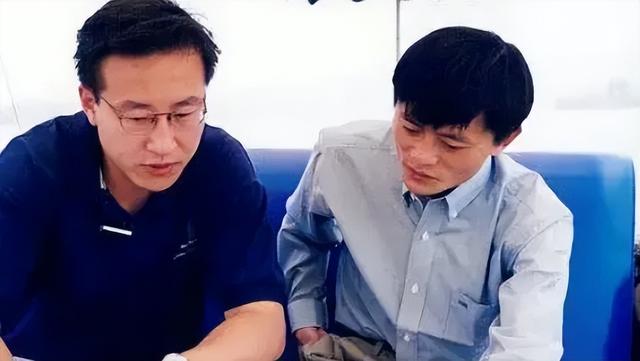 蔡崇信夫妇官宣友好离婚：有一种婚姻，叫“顶峰相见，顶峰告别”