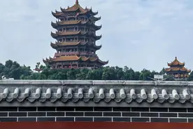 大武汉一日︱大一新生第一次去黄鹤楼，还没出地铁就发现意外惊喜图片