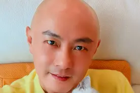 网友调侃张卫健过60大寿一根白发都没有，张卫健回应：人家明明是59岁，身体是29，心态是19图片