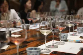 第四届宁夏贺兰山东麓国际葡萄酒大赛暨第二届布鲁塞尔“马瑟兰”国际葡萄酒大赛在银开赛图片