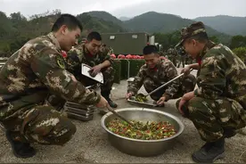 难忘新兵连（15） 新兵连的“大锅菜”，让人欢喜让人忧图片