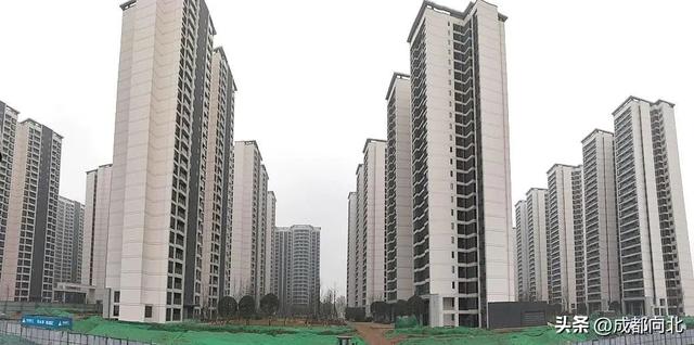 金牛区天回镇街道大湾安置房预计10月交房，年底启动住房安置→