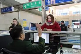嫁给中国人后，在黑河生活好多年的俄罗斯姑娘，如今过得怎样？图片
