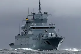 德国F-125护卫舰即将横穿台湾海峡，中国警告无效，应如何应对？图片