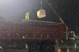 湖北交投随岳运营公司第三综合巡检办：以动制“冻”除雪保畅图片
