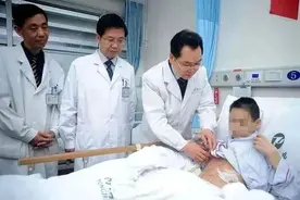 12年前中南地区首例肝小肠联合移植小伙 三十而立朋友圈晒俩娃图片