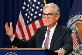 英伟达股价狂跌，罪魁祸首已找到，中资撤离美国，鲍威尔口风变了图片