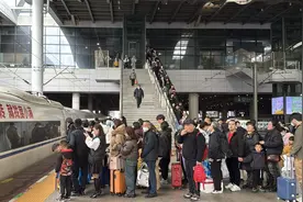 清明火车票明日起售，宁波站加开衢州方向车次图片