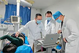 胸腔积液原因不明？快用“镜子”照一照图片