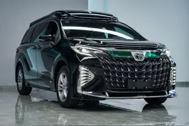 新车｜29.98万元起，新款钧天格瑞维亚上市，2.5升混动中大型MPV图片