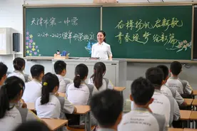 宣讲家评论：以教育家精神引领教师队伍建设图片