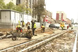 长春两条人行步道正在改造图片