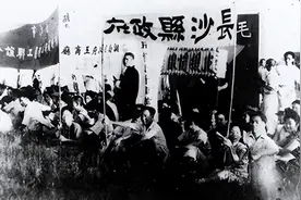 1949年湖南解放，杨开慧母亲泪流满面感慨：润之，你真做到了！图片