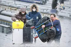 多地遭遇雨雪冰冻，今日头条上线互动便民直播，守护春运回家路图片