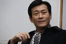 同样是郑少秋的基因，沈殿霞和官晶华的女儿一对比，差别就出来了图片