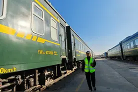 站好最后一班岗：张文静的24小时与30年！图片