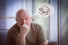 痴呆症患者为啥会有精神问题？打人，暴躁，昼夜颠倒？如何应对图片