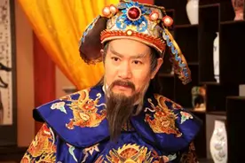 《杨家将》里庞太师只手遮天，那么太师和宰相哪个大呢图片