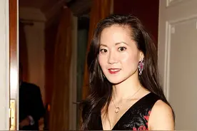 死前曾求助，华裔女船王赵安吉开车挂错挡坠湖身亡图片