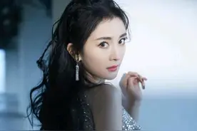 杨幂“隐藏身高”之谜：168cm的她，为何总给人娇小玲珑之感？图片