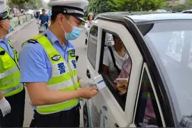 低速四轮车已“上牌”，上路还被罚？老年人容易中招，要避免2点图片