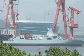 055驱逐舰达到两位数，中国船厂产能爆表，16艘真的够用吗？图片