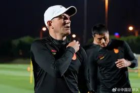换帅真能拯救国足？五年前的今天，国足亚洲杯0-3伊朗遭淘汰，三个失误致里皮现场抓狂，赛后宣布离任图片
